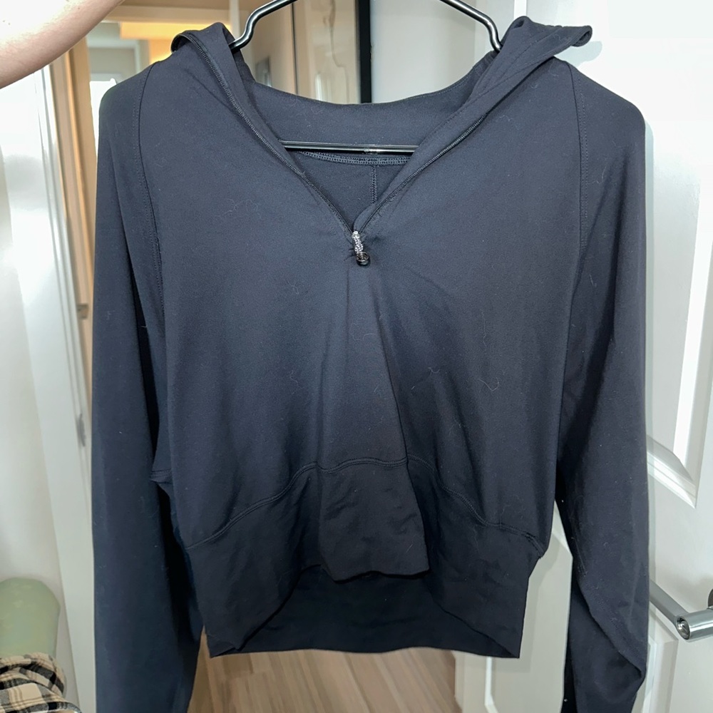 Lululemon size 6 long sleeve jacket crop